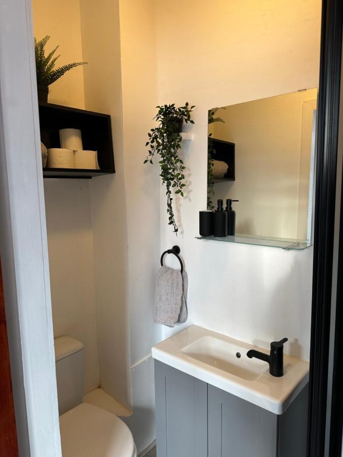 Modern En Suite Bedroom Close To City Centre Leeds  Kültér fotó